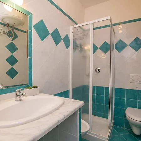 Blue Pearl With Sea View - Happy 马里内拉